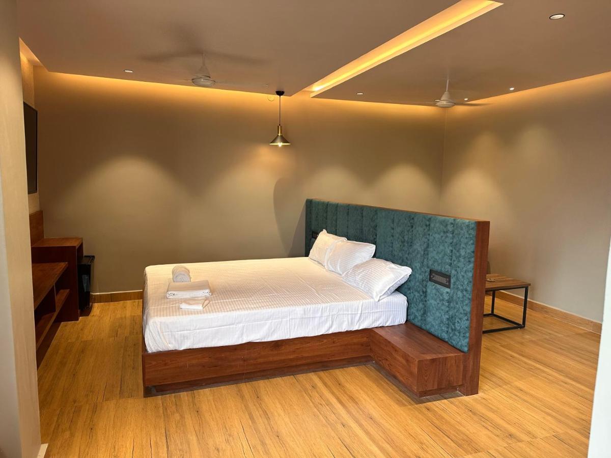 V Hotel Brahmapur Exterior foto